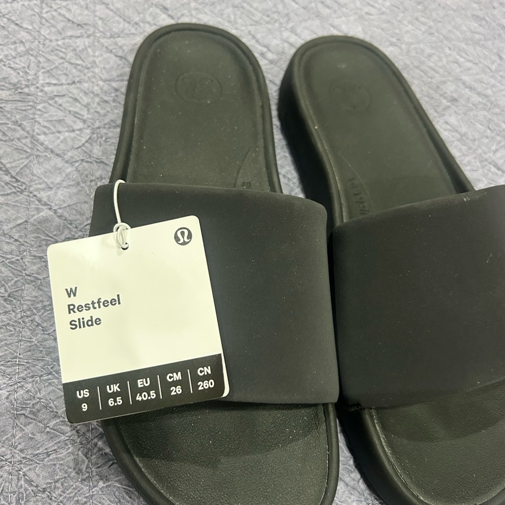 lululemon athletica Black Restfeel Slide